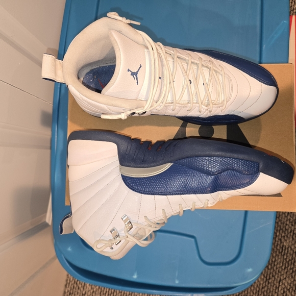 Mens 2016 Nike Air Jordan Retro 12 French Blue Size 12 - Picture 3 of 7